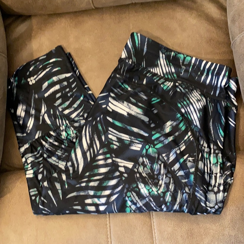 Gary Cropped Capri Yoga Pants